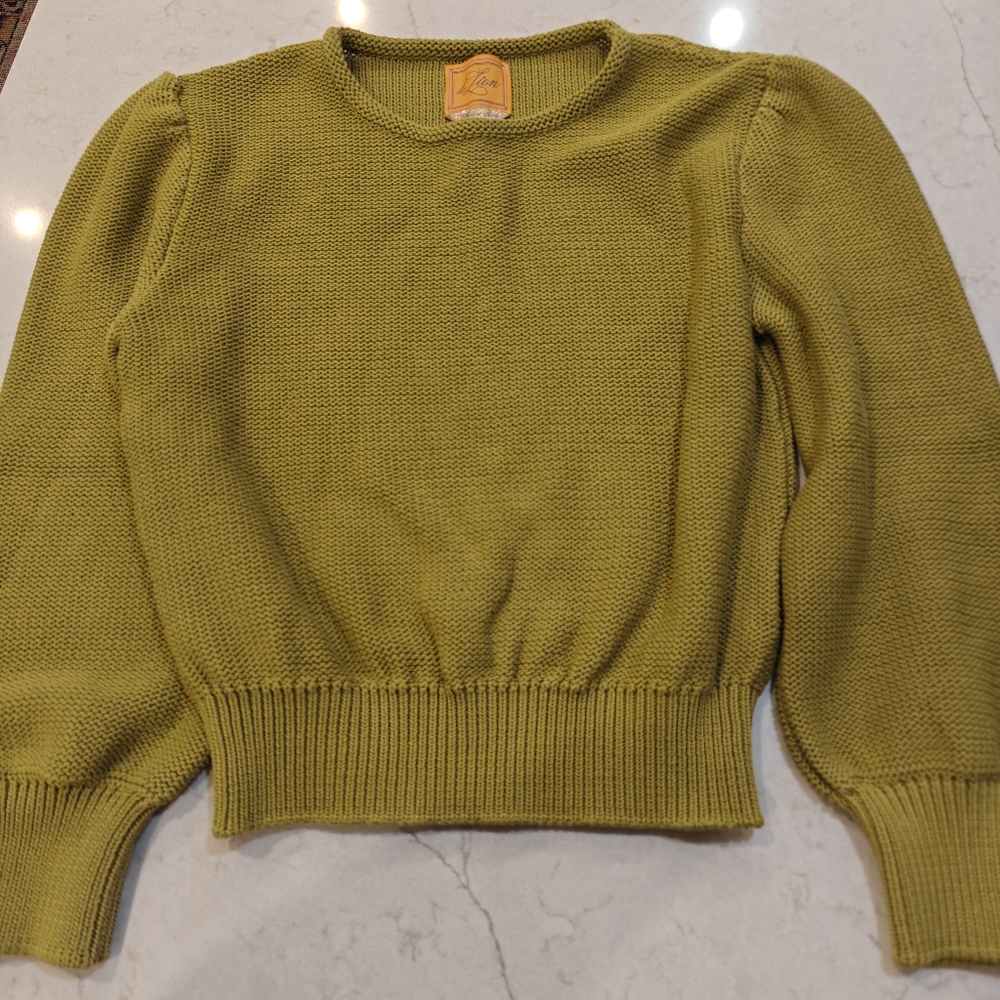 LE LION Sweater || Medium